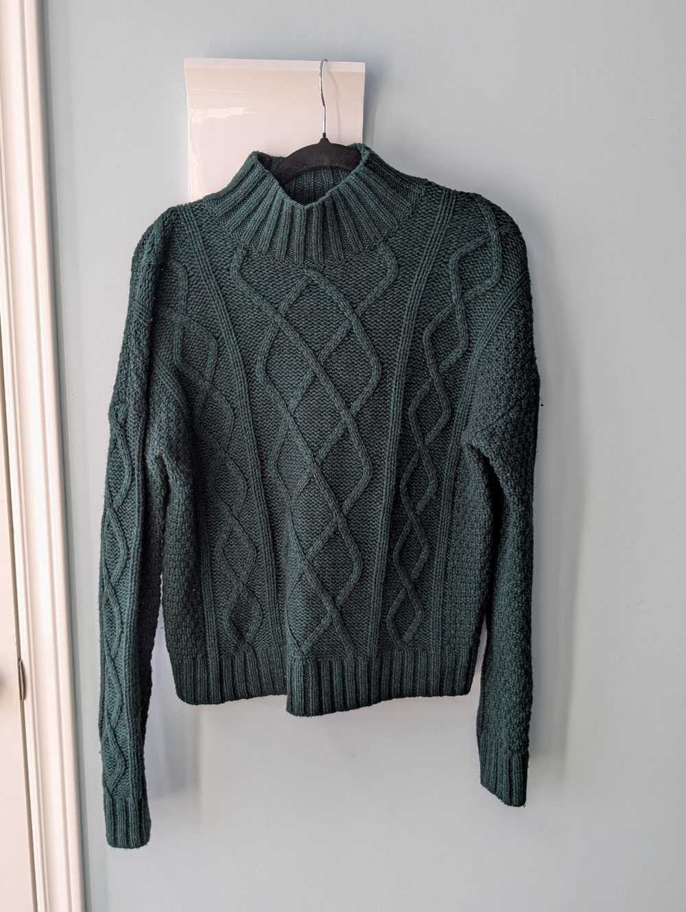 Crewneck Cable Knit Sweater - Dark Green